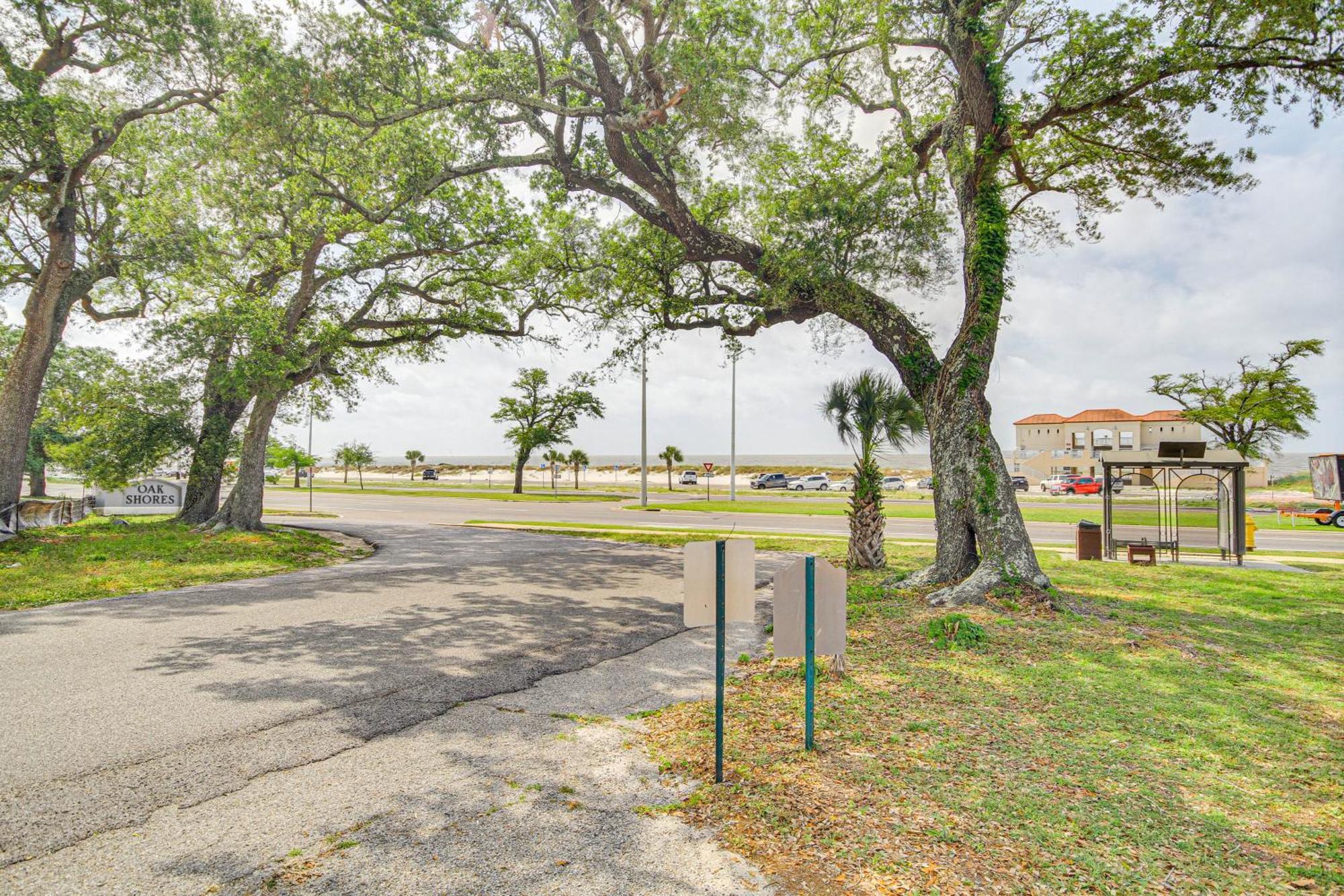 Airy Biloxi Condo With Patio Walk To Beach! エクステリア 写真